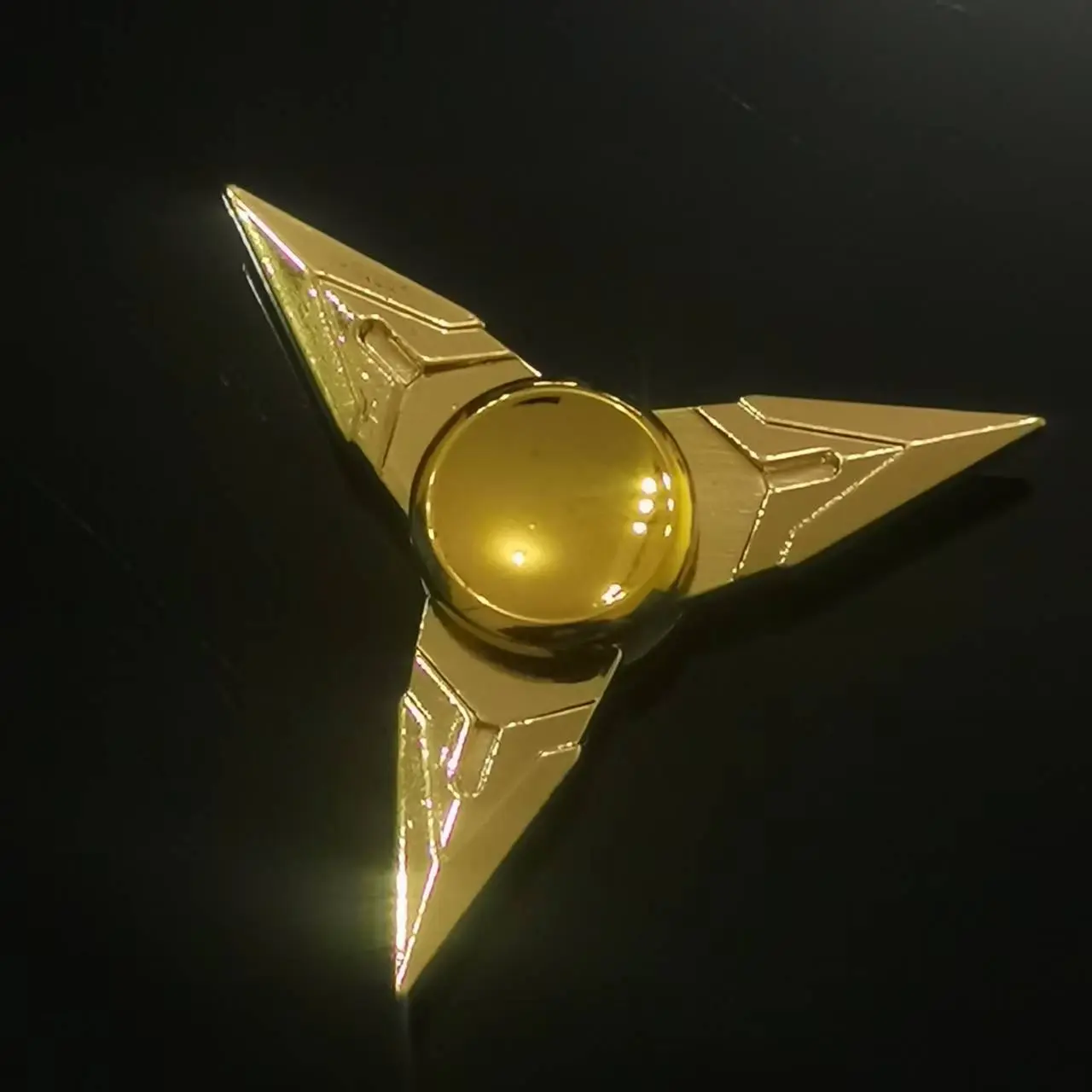 1pc Premium Zinc Alloy Fidget Spinner, Golden fingertip gyroscope, and Boredom - Stress Relief Fidgets, Stress Relief Gadget, Portable, Durable, and Easy-to-Carry Hand Spinner Toy, Office, and Leisure, for birthday, Christmas, Halloween Gift