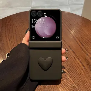 Love heart-shaped phone case with hinge protection, hard PC back plate, suitable for Samsung Galaxy Z Flip7, Z Flip7FE, Z Flip6, Z Flip5