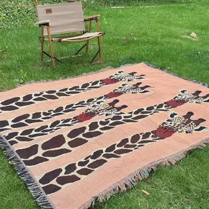 Giraffe Pattern Bohemian Style Tassel Throw Blanket, Portable Thickened Tear Resistant Blanket for Bed, Sofa, Beach, Camping