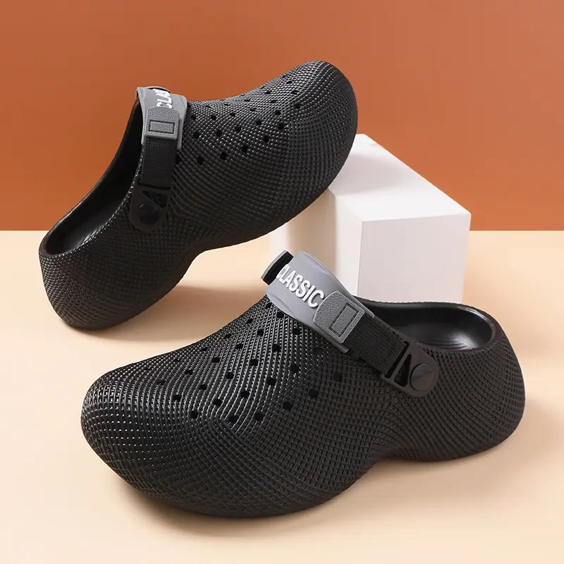 New slip-resistant outdoor clogs/sandals with 3D texture, thick sole for added height, closed toe design, breathable and comfortable beach slides