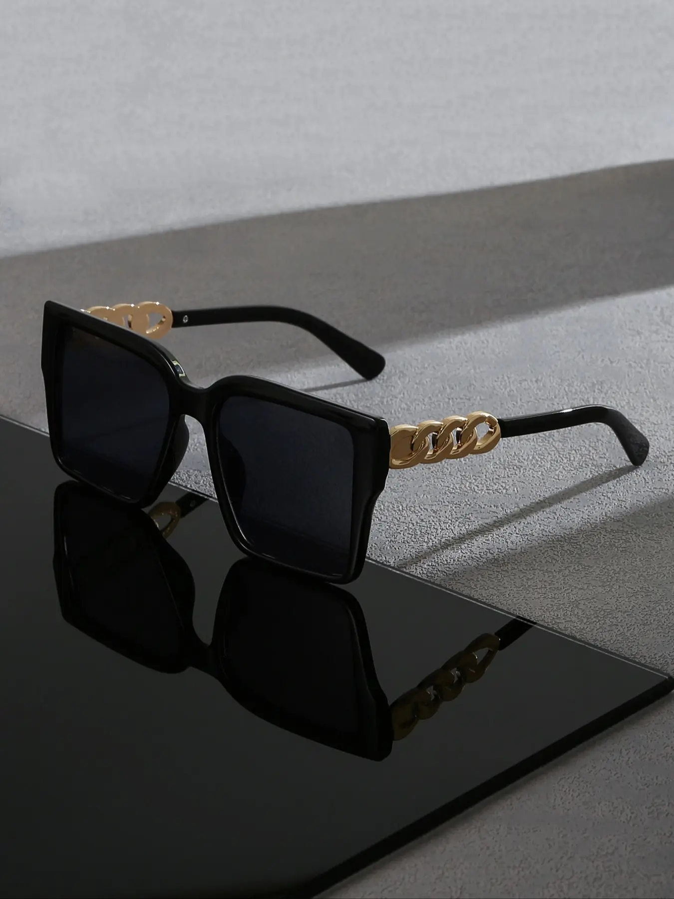 Unisex Square Fashionable Sun Protective Trendy Square Sunglasses with Metal Decorative Temples, Casual Style Large Frame Eyewear, Uv400 Protection, All Seasons Summer Wear