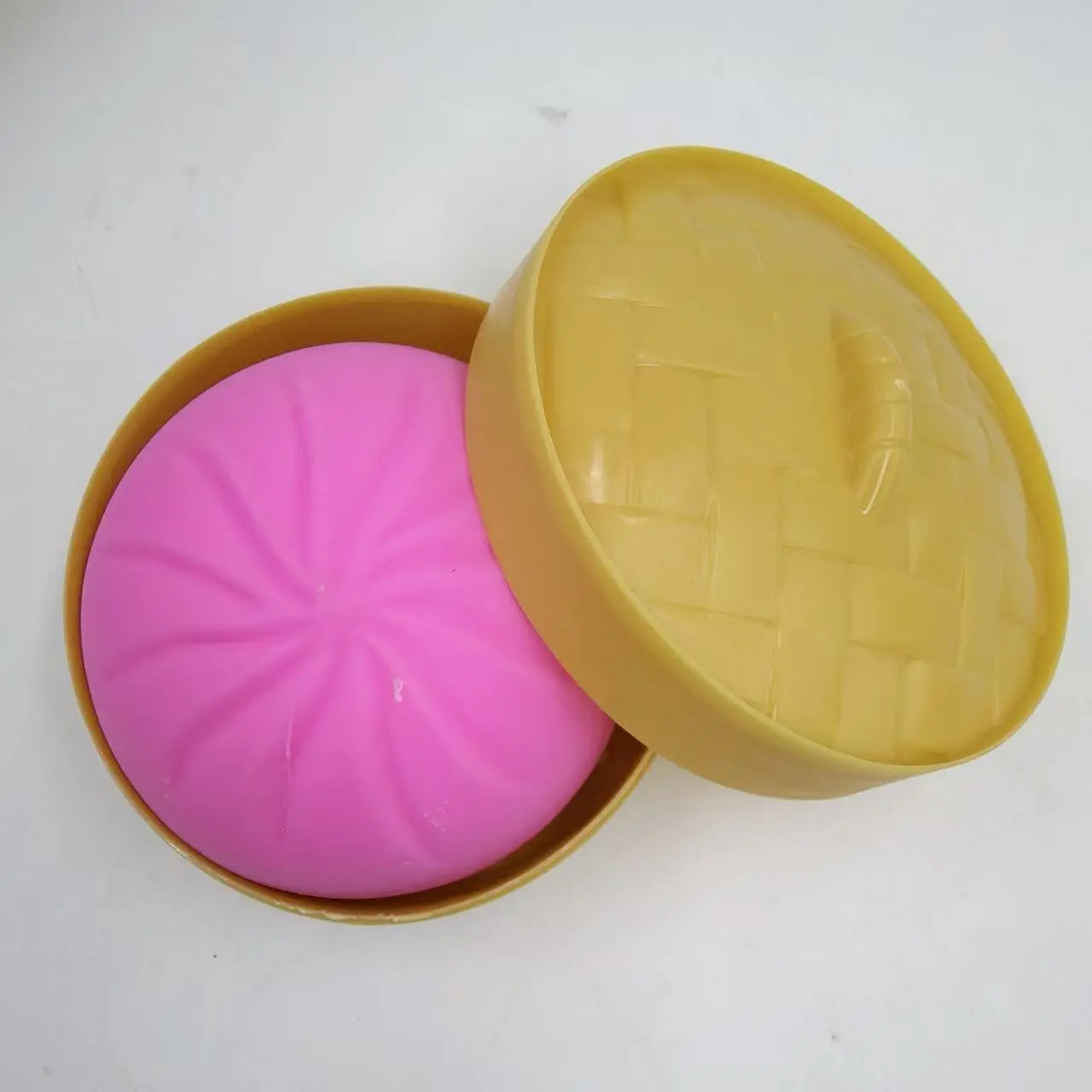 Expressionless dark pink bag + steamer