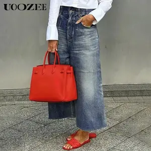 Women’s loose wide-leg denim jeans with buttoned pockets, blue denim, 100% cotton, fitted streetwear casual trousers for all seasons, basic minimalist style, overalls