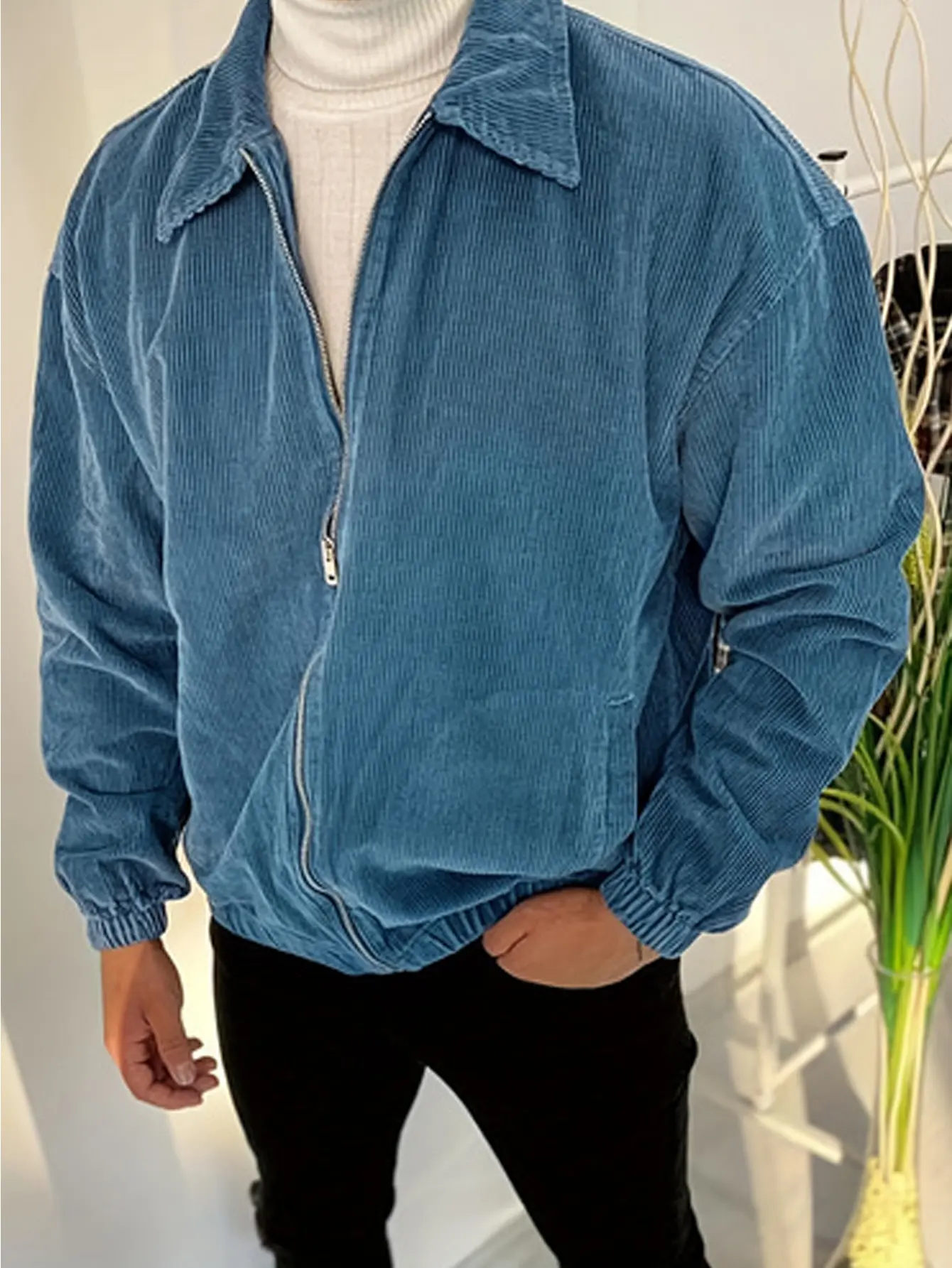 Men's Zip-Up Corduroy Jacket - Turn-Down Collar, Vintage Textured, Soft Skin-Friendly Garment, Ideal for Commuting, Shopping - Menswear Tops for Everyday Outings, Smooth, Minimalist, Ribbed, Coats