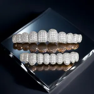 2pcs/set Hip Hop Cubic Zirconia Mouth Guards - Sparkling Cubic Zirconia Mouth Guards Punk Mouth Guards for Rappers and Cosplayers Oral