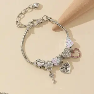 Exquisite cartoon-style women's friendship bracelet – heart-shaped zircon (CZ) adjustable snake chain, the perfect gift for women, close friends, mothers, and teenagers (Mother's Day).