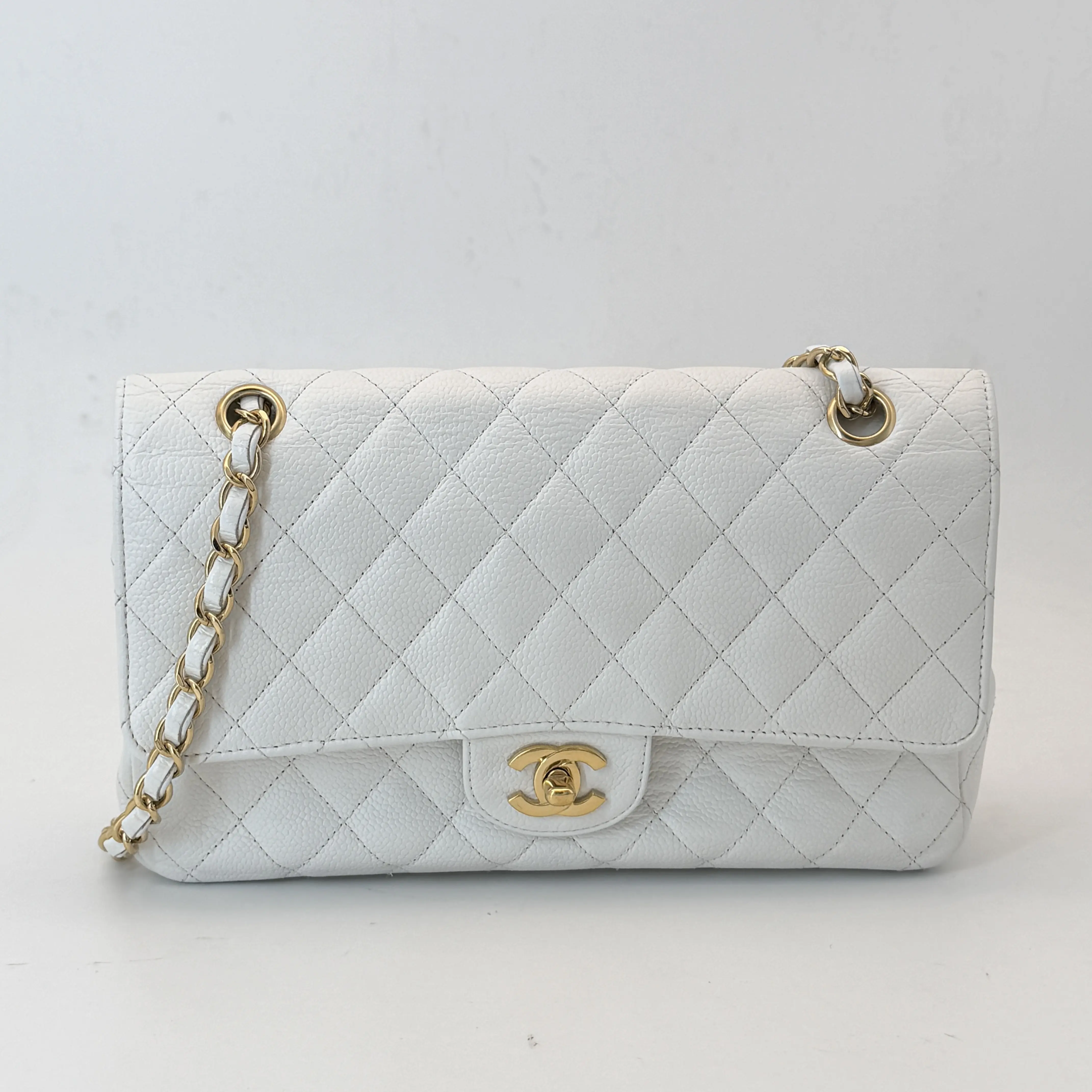 Pre-owned CHANEL caviar Crossbody bags White Leather Classic Flap Medium Handbag