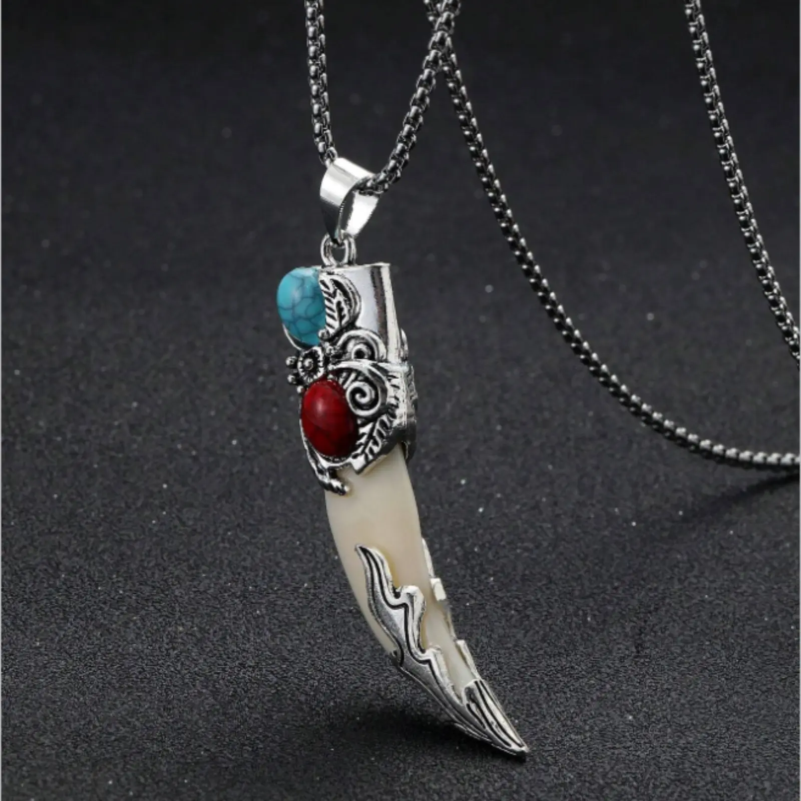 Unisex Resin False Tooth Pendant Necklace – Turquoise-Look Fashion Accessory for Everyday & Office Wear