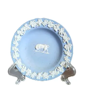 Vintage Wedgewood Jasperware Small Tray Bull - Elegant Design for Home Decor, Ideal for Plates