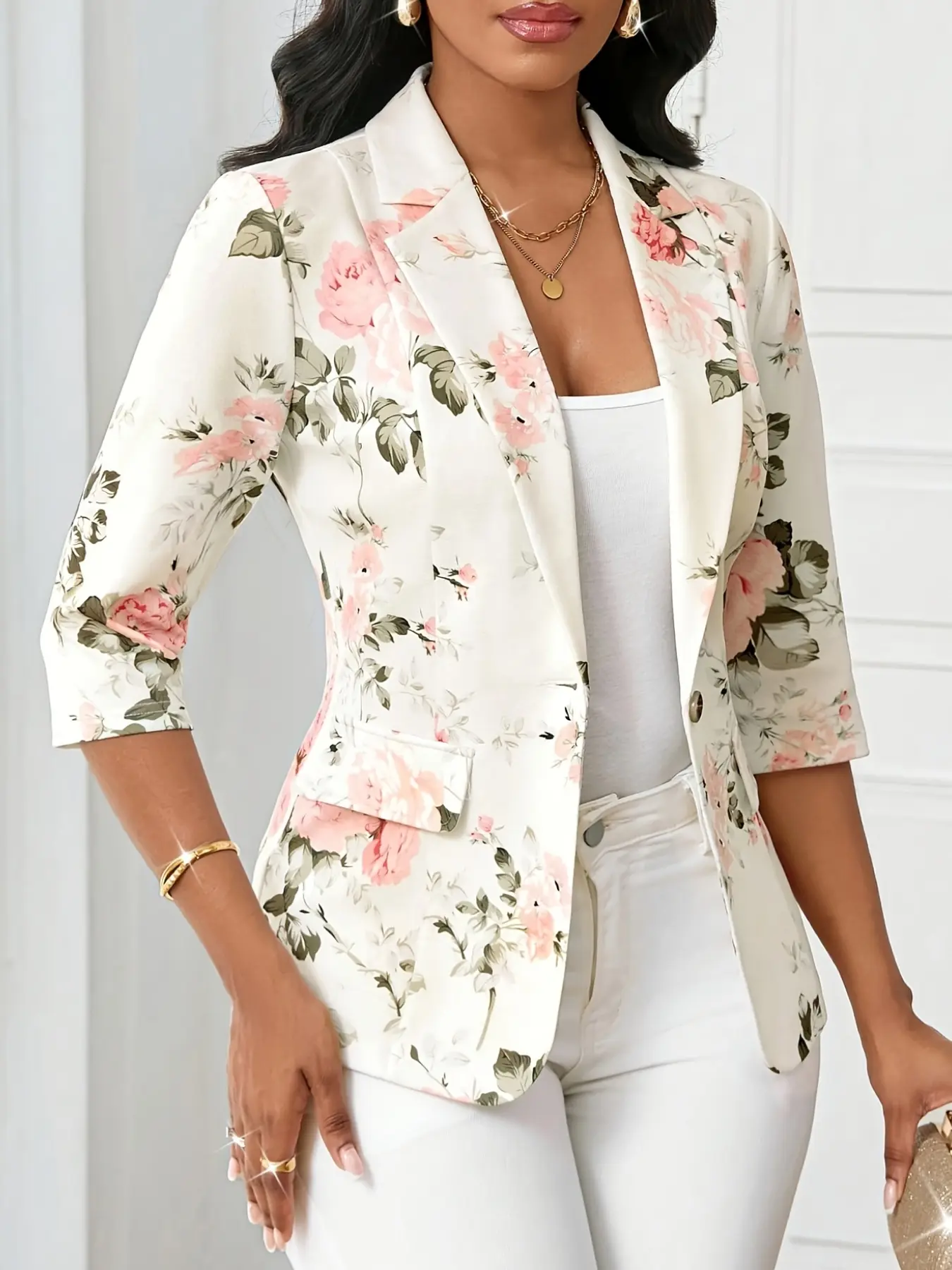 A fashionable white Floral printed casual suit jacket for women, Notch Lapel Blazer with eye-catching print design and a loose fit suitable for commuting to work, shopping and outdoor activities, indoor and outdoor dressing, Work casual blazers