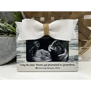 Only the Best Moms Get Promoted to Grandma Frame, Pregnancy Reveal to Mom, Baby Announcement Gift, Grandma to Be Picture Frame