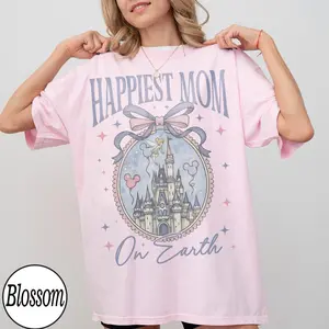 [SALE UP TO 50%] Happiest Mom On Earth Castle T-shirt, Coquette Bow Mom Graphic Tee, Retro Theme Park Inspired Outfit Idea, Cute Aesthetic Style Apparel, Soft Cotton Casual Wear, Unisex Oversized Gift For Moms