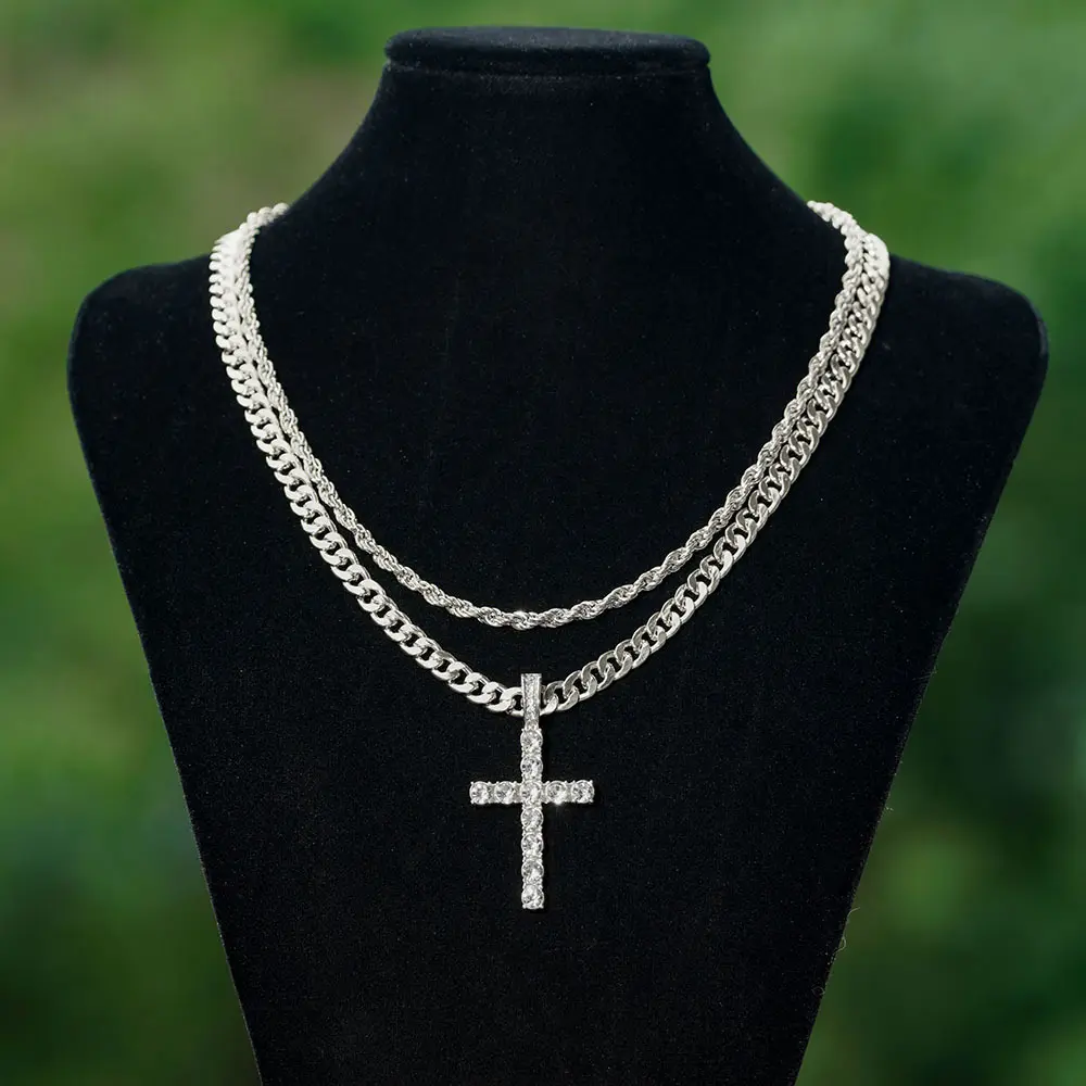 QUEENDO Iced-Out Cross Pendant Necklace, Sparkly Full-Stone Cross Charm with Sturdy Cuban Chain, 2-Tone Finish, Stackable Hip-Hop Costume Jewelry for Daily Wear & Gifting