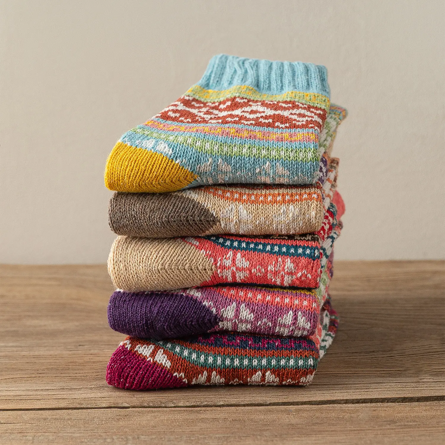 5 Pairs Winter Thick Warm Retro Women's Socks Christmas Colorful Cozy Knit Patterns US5-9 Fit Vintage Everyday Wear