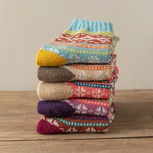 5 Pairs Winter Thick Warm Retro Women's Socks Christmas Colorful Cozy Knit Patterns US5-9 Fit Vintage Everyday Wear