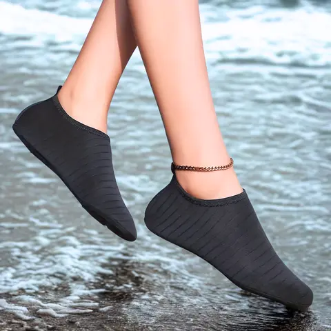 Women&Men Water Shoes, Lightweight Breathable Barefoot Shoes for Beach Swimming Pool, Yoga,Hikking,Outdoor Sports Shoes Socks Shoes for Aquatic Activities Wetsuit Diving Gear