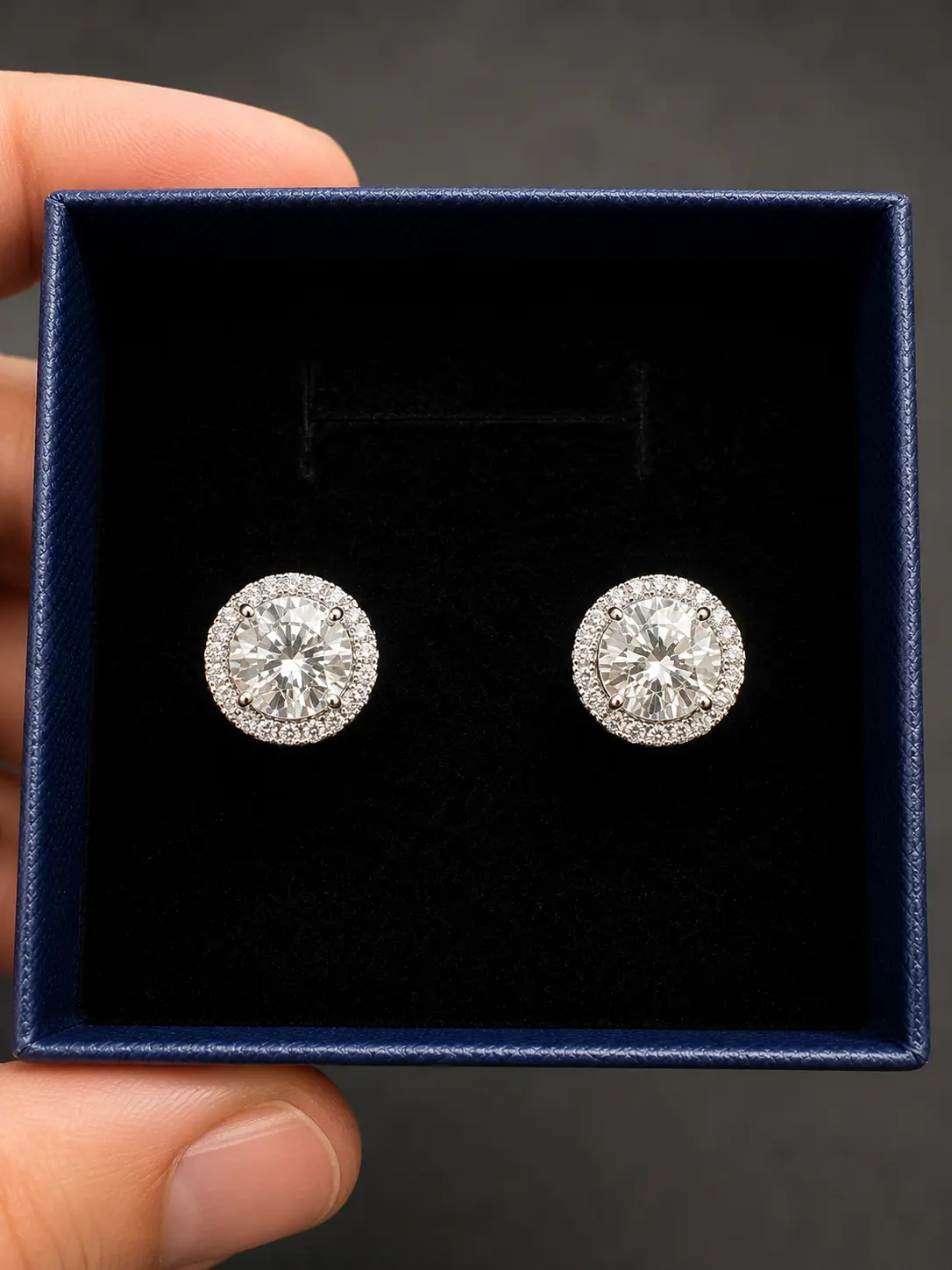 Aretes de plata 925 con Moissanite 2CT. Tamaño de los aretes 8mm