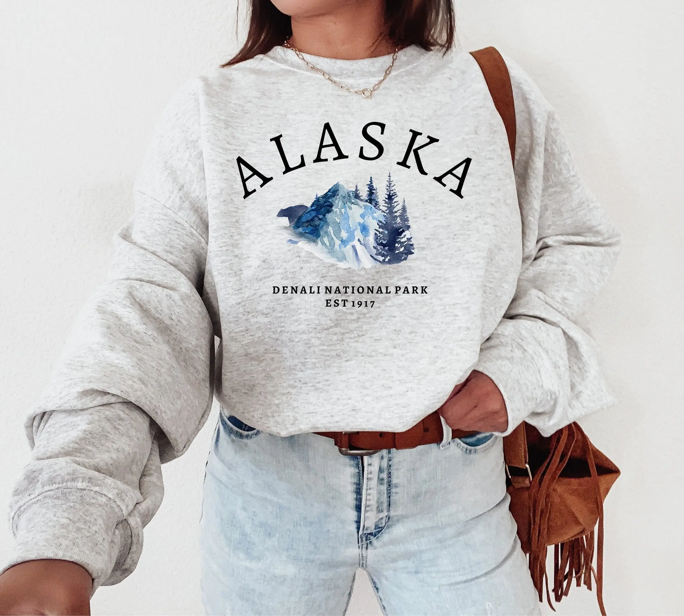 Women's Alaska Denali Mountains Sweatshirt, Mountain Shirt, Hiking Sweatshirt, Hiking Shirt, Hiking Gifts For Her, Nature Sweatshirt