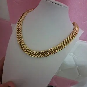 10 mm Wide Fashion chain ,18 inches long ,14 k gold plated .