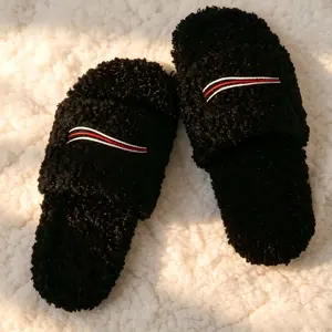 2026 men women Slippers Ladies Winter Fur Fluffy Furry Warm Letters Sandals Breathable Lightweight Comfortable Fuzzy Girl Flip Flop Slipper, Indoor Outdoor House Slippers, Non-slip Sole, Open Toe Slides, Soft Plush Lining, Cozy Home Shoes