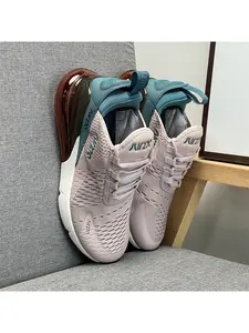 "Heart-Melting Running Shoes" | High-aesthetic breathable sneakers released. 'Pink-blue gradient details awaken sweet dopamine.' A cushioned midsole cares for every jump and run, becoming the photo spot focus on campus tracks and dates.