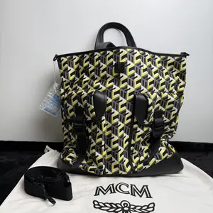 Pre-owned MCM Canvas Shoulder Bags 14.96'' R809 Shoulder Bag C12028670628 0611 T2 Ella