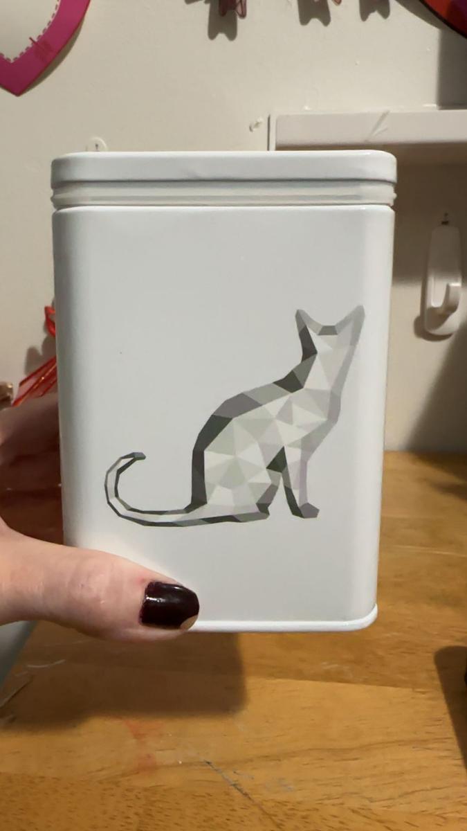 Item: Black/White, Small