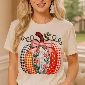 Embroidered Pumpkin Fall Graphic Design T-Shirt Streetwear Top Casual Fitted Short Sleeve Crewneck Tee for Everyday Wear Womenswear Elegant Floral Print