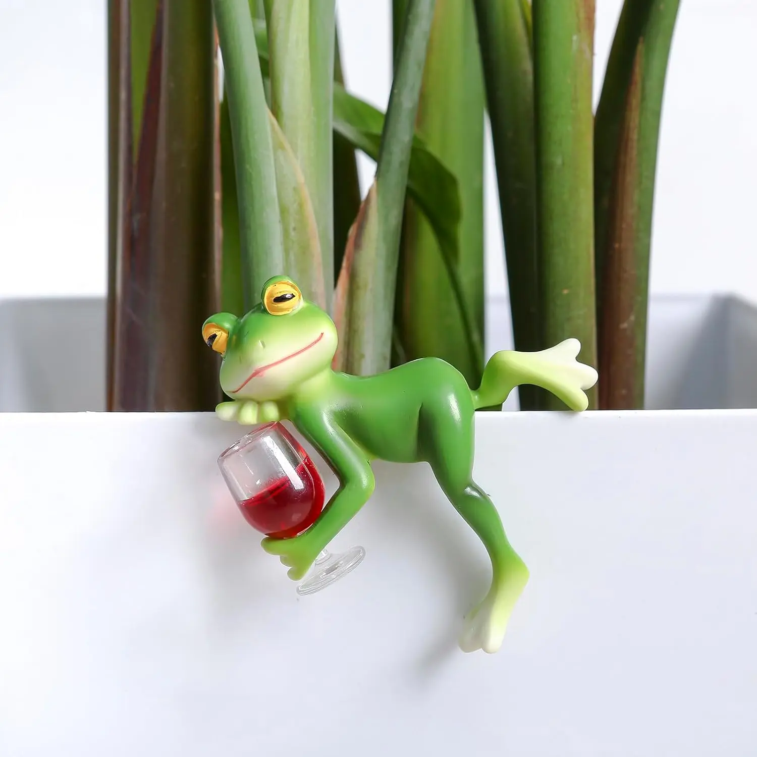 Frog Pot Hugger Clips - Secure Vines & Decorate Your Garden, Charming Outdoor Decor for Yard and Lawn