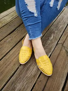 FINAL SALE Anahi yellow, Mexican huarache sandals//Huarache mexicano//Mexican sandal//Mexican closed toe huarache sandal