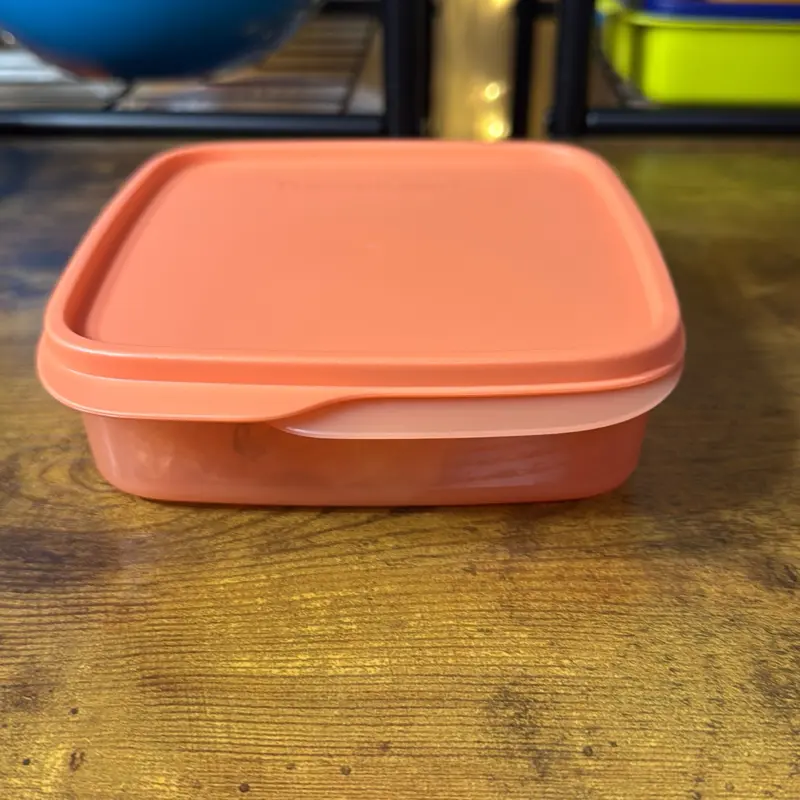 Tupperware  550ml Eco Lunch Coral