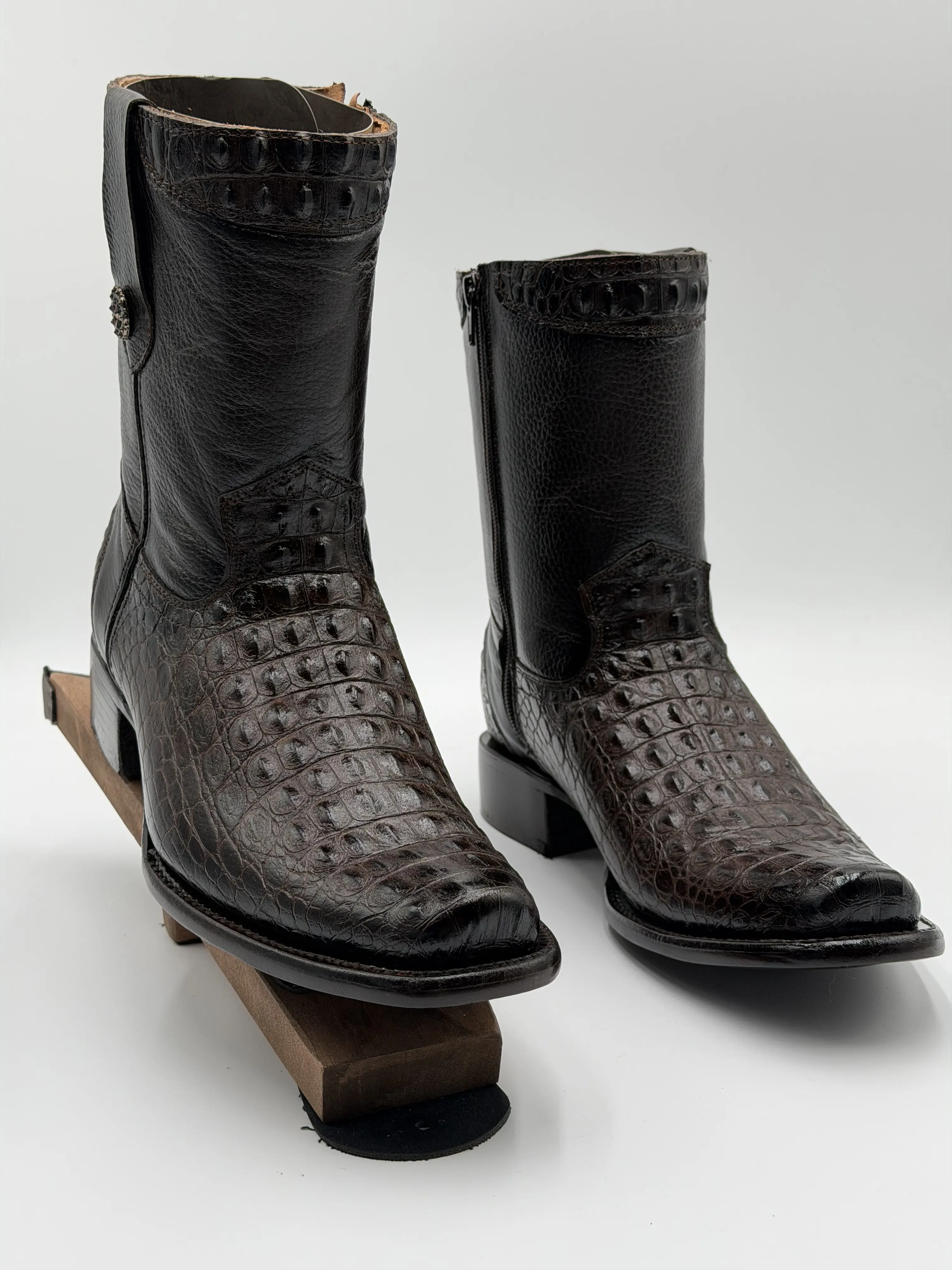 Bota dubai cafe grabada (true to size)