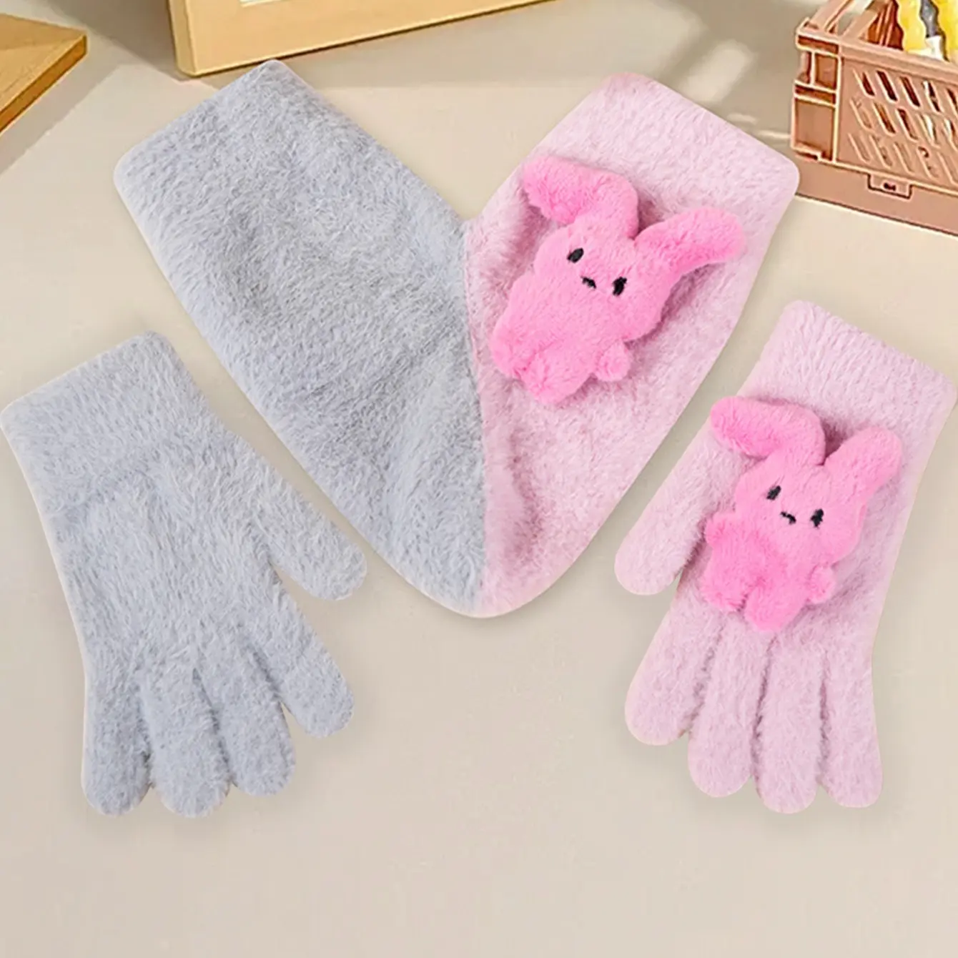 2 Pairs Couple Gloves, Touchscreen Finger Holes, Elastic Warm Knitted Lining, Ideal for Winter, Dating, Valentine's Day