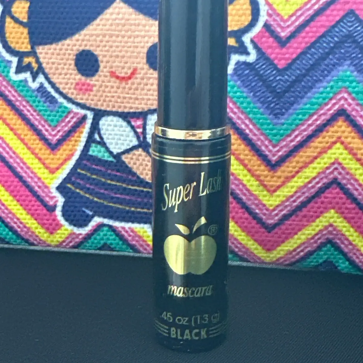 Black mascara by Apple
