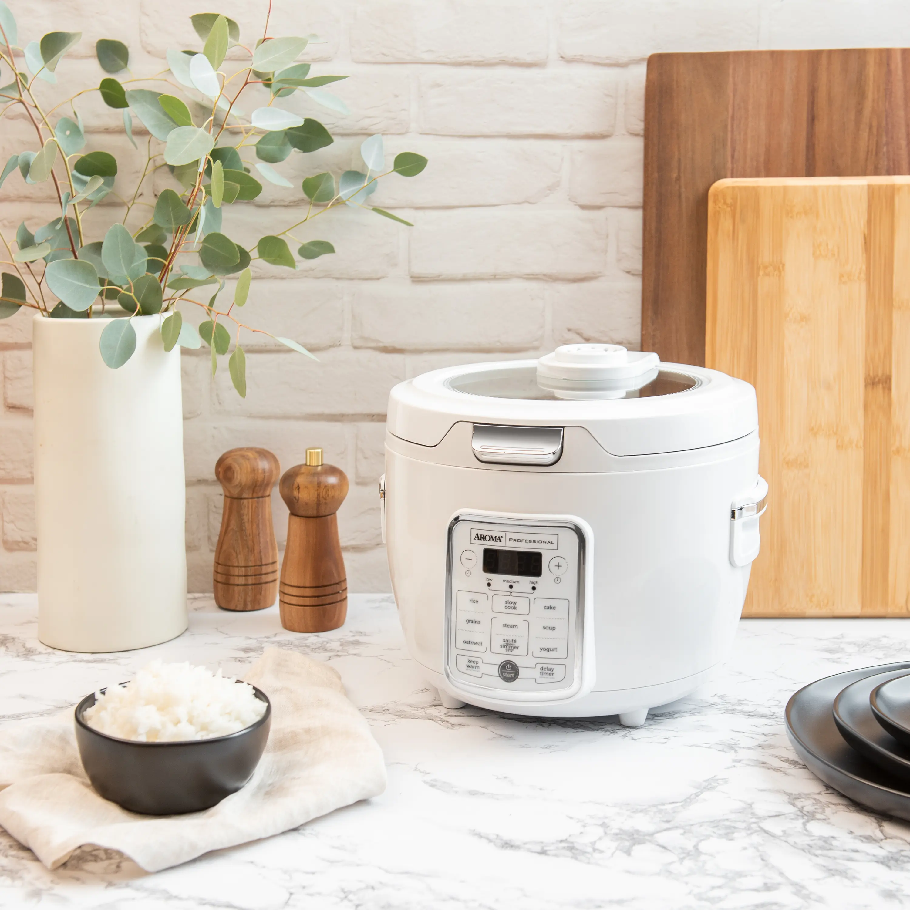 AROMA Professional 10-Cup (Uncooked) / 20-Cup (Cooked) 4Qt. Digital Rice & Grain Multicooker