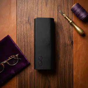 Black Hard-Shell Magnetic Eyewear Case