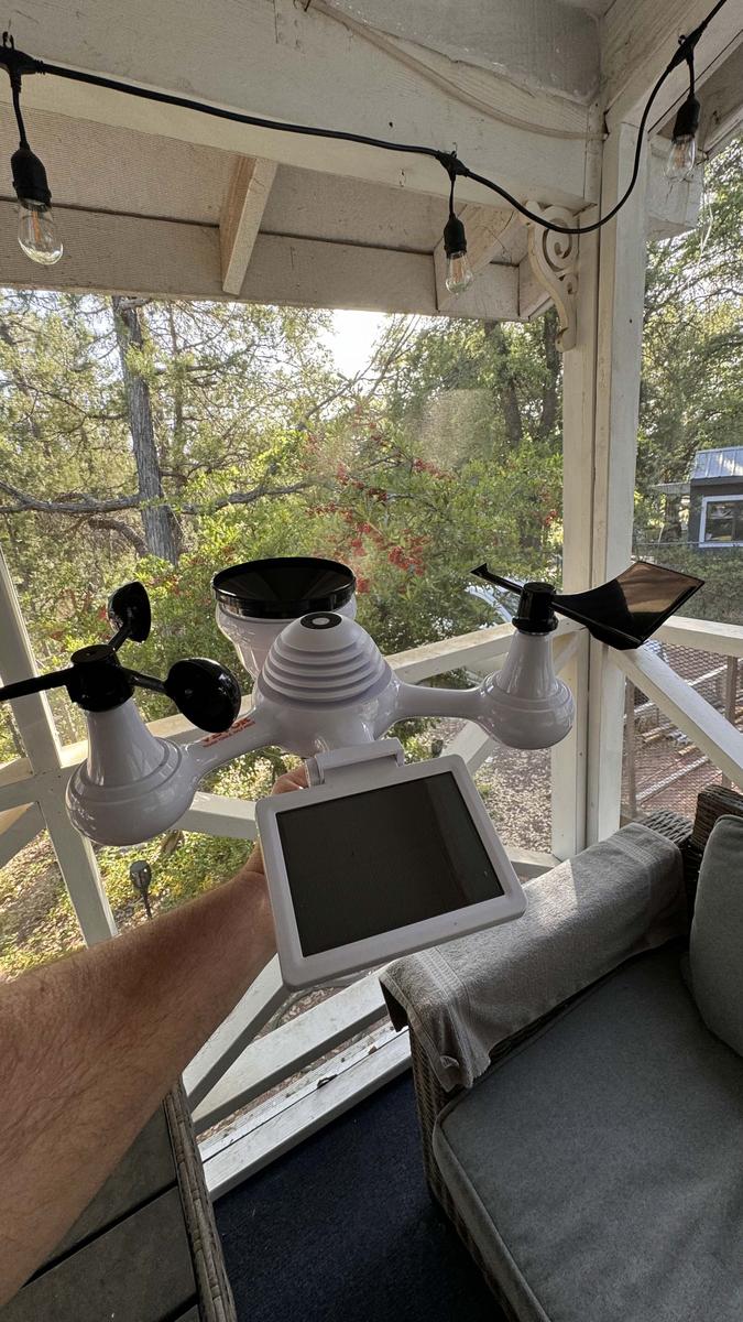 Item: Solar Charging, WiFi