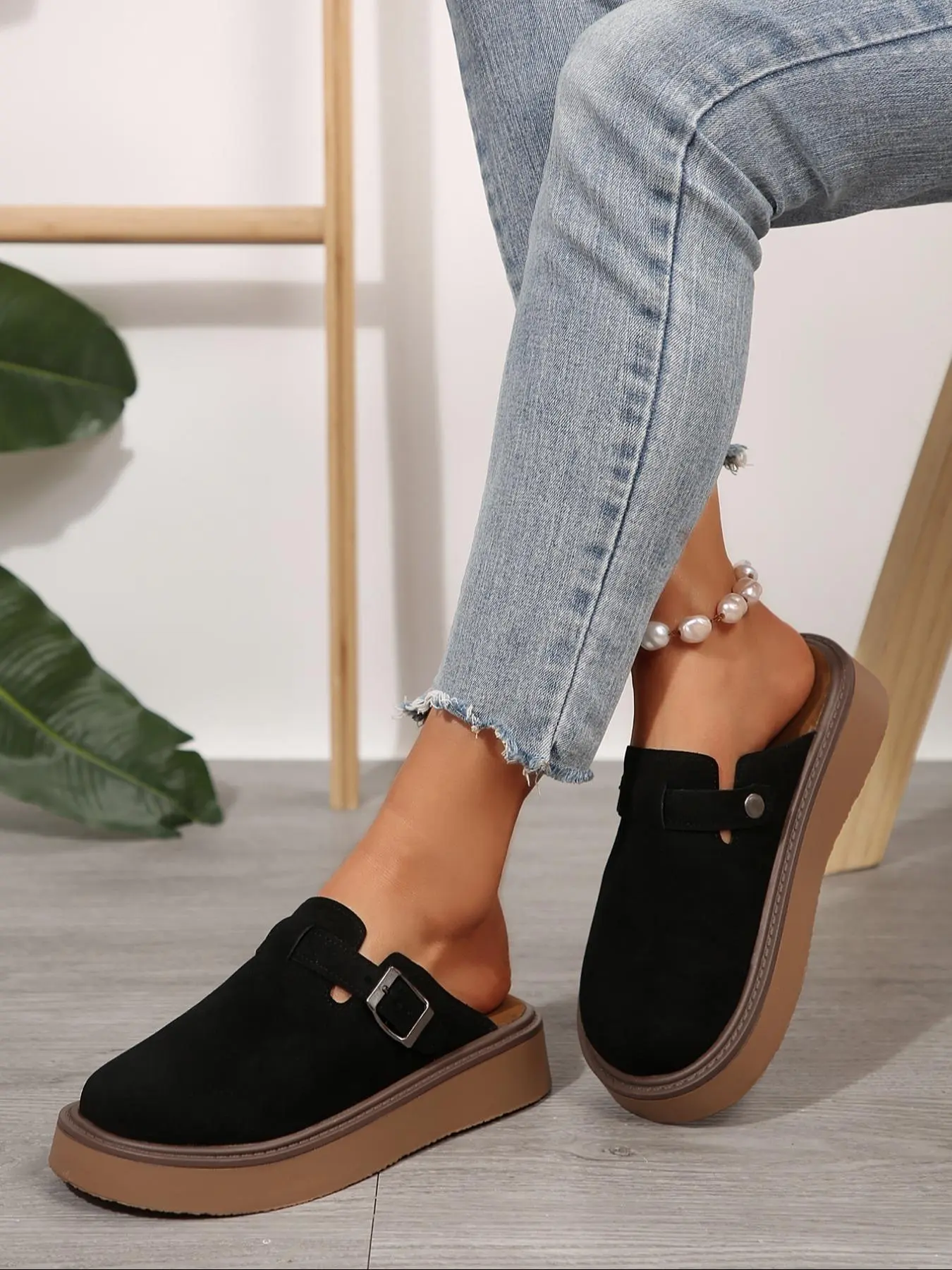 Women's Fashionable Solid Color Platform Slides, Trending Shoes, Casual Comfortable Buckle Design Slippers for Daily Wear, Lightweight Breathable Shoes for Women & Girls, Flat Sandal, Slip On Clog, Minimalist Casual Clogs