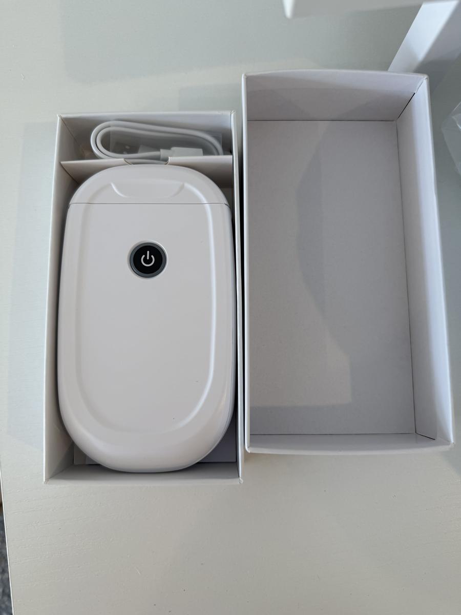 Item: White + 1 roll