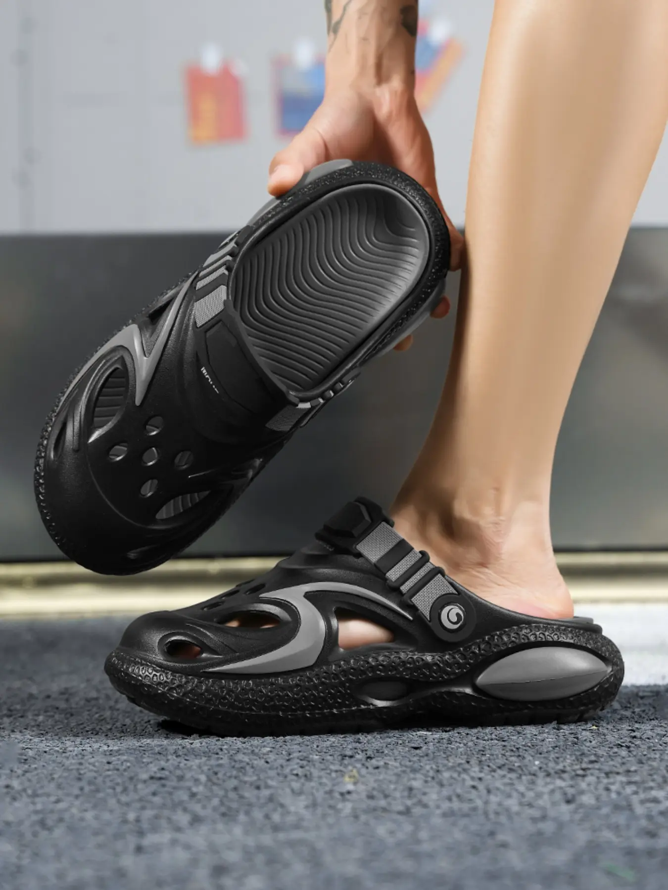 Men's Trendy Platform Clogs, 2026 Summer New Style, Height-increasing, Two-way Sandals, Wear-resistant, Breathable Sports Sandals, Suitable for Outdoor Activities, River Trekking, Beach, and Daily Commuting. Eye-catching and Versatile Bright Orange Color.