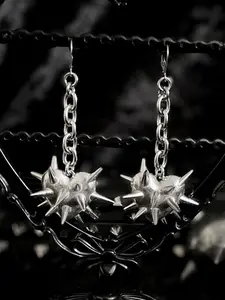 Gothic Punk Heart Spike Rivet Long Chain Pendant Earrings, Unisex Hip Hop Party Trendy Jewelry, Zinc Alloy Drop Earrings for All Seasons