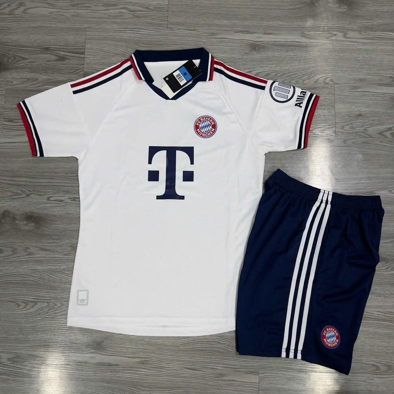 FC Bayern München 2026/27 Fan Version Away Soccer Jersey Shorts Set Breathable Fan Apparel