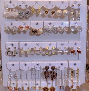 landy0001Butterfly Earrings with Chain Design - Elegant and Stylish Jewelry for Women