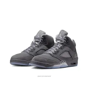 Retro Anti-Slip & Wear-Resistant Mid-Top Basketball Shoes Retro Anti-Slip & Wear-Resistant Mid-Top Basketball Shoes