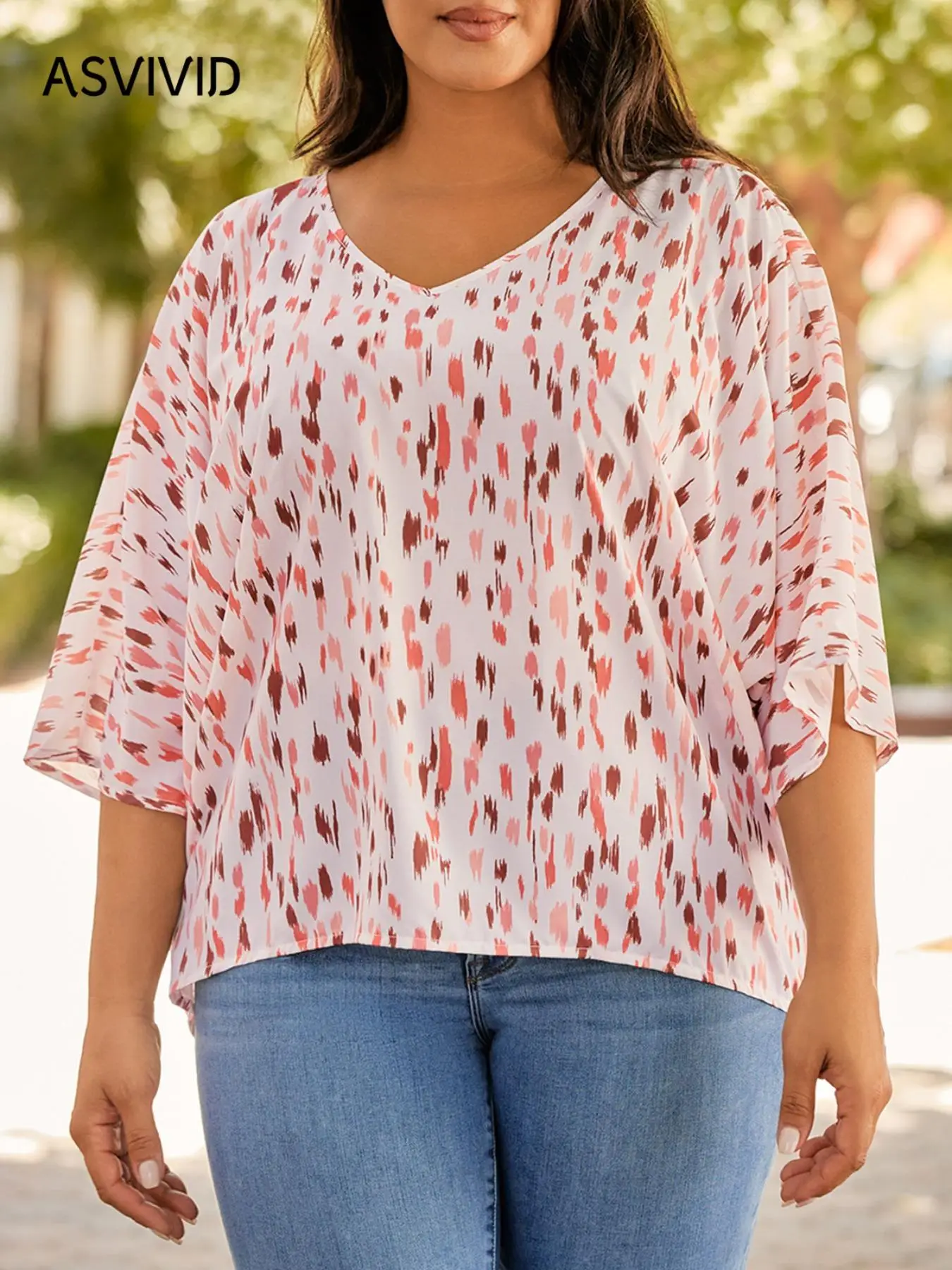 Plus Size All Over Print V Neck Blouse, Casual Batwing Sleeve Top for Women, Women's Plus Clothing for Summer