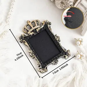 European-style mini hanging photo frame (can hold photos) vintage photo prop suitable for DIY wall decoration