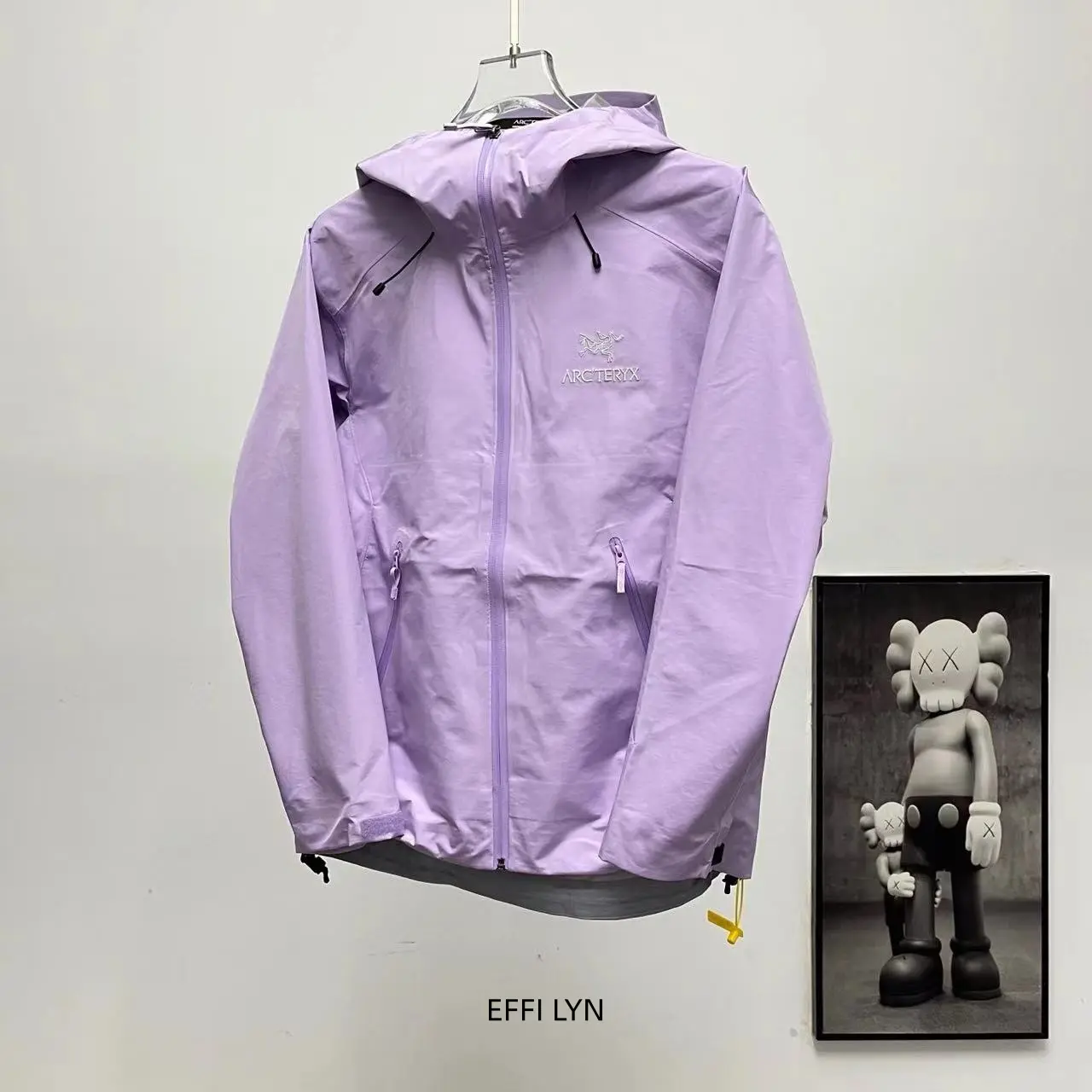 Lavender Functional Soft Shell Jacket - Waterproof, Comfortable Cut - Ideal for Mountain Hiking & City Strolls (Sports Collectibles Accessory)
