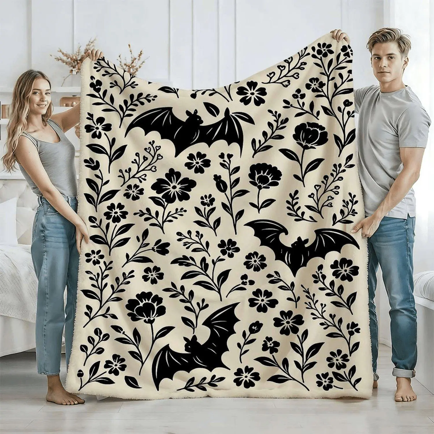 1pc Gothic Bat and Floral Soft Flannel Blanket Bat Wing Pattern Throw All Season Cozy Bedspread for Couch Bed Travel Goth Bedding Gift for Hand Wash Only