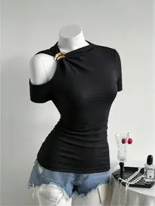 Elegant Women's One-Shoulder Asymmetrical Short Sleeve Knit Top, Plain Color Metal Button Design, Slim Fit Fashionable Blouse for Summer Daily Wear