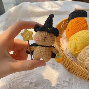 Halloween Capybara Crochet Plush – Witch Amigurumi Keychain – Cute Capybara Toy with Pumpkin – Spooky Animal Gift for Her, Crochet Halloween